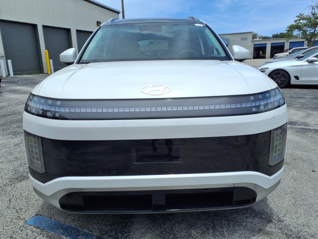 New 2026 Hyundai Ioniq 9 Calligraphy image 2