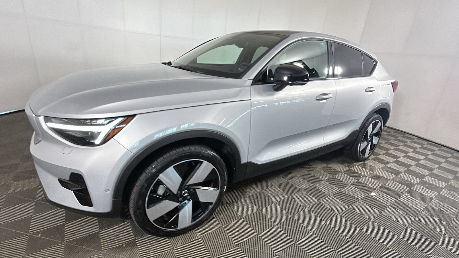 Used 2023 Volvo C40 P8 Recharge Ultimate AWD/4WD image 7