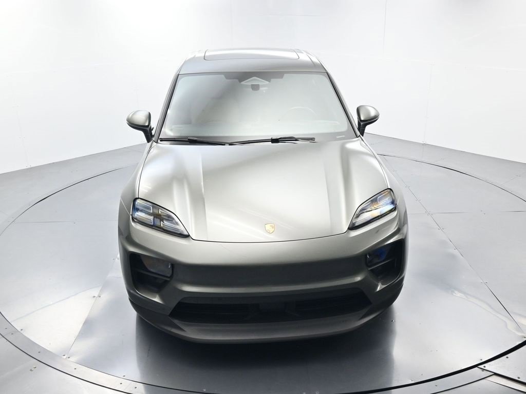 Used 2025 Porsche Macan Electric image 42