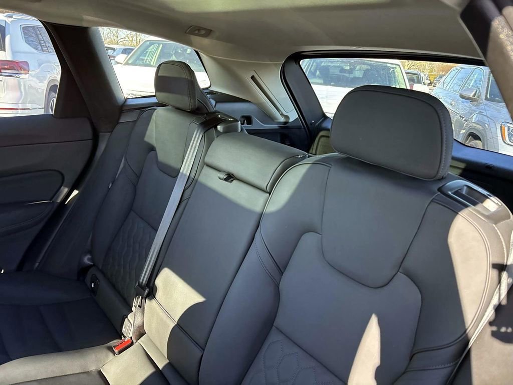 New 2026 Volvo XC60 B5 Plus w/ Protection Package Premier image 25