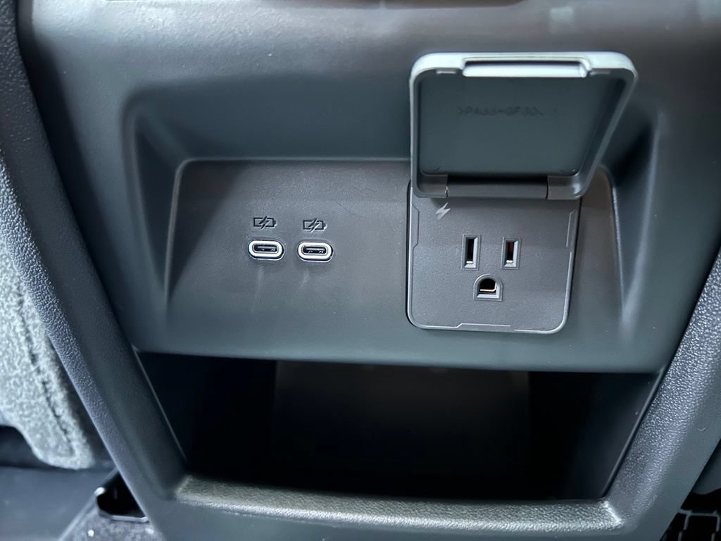 New 2026 Chevrolet Traverse RS w/ LPO, Floor Liner Package AWD/4WD image 43