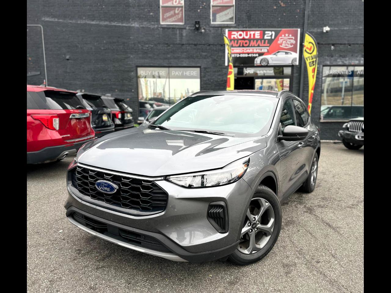 Used 2025 Ford Escape ST-Line FWD image 1
