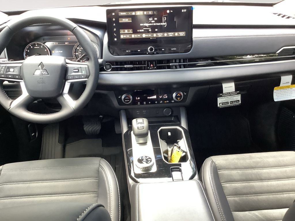 New 2025 Mitsubishi Outlander SE image 10