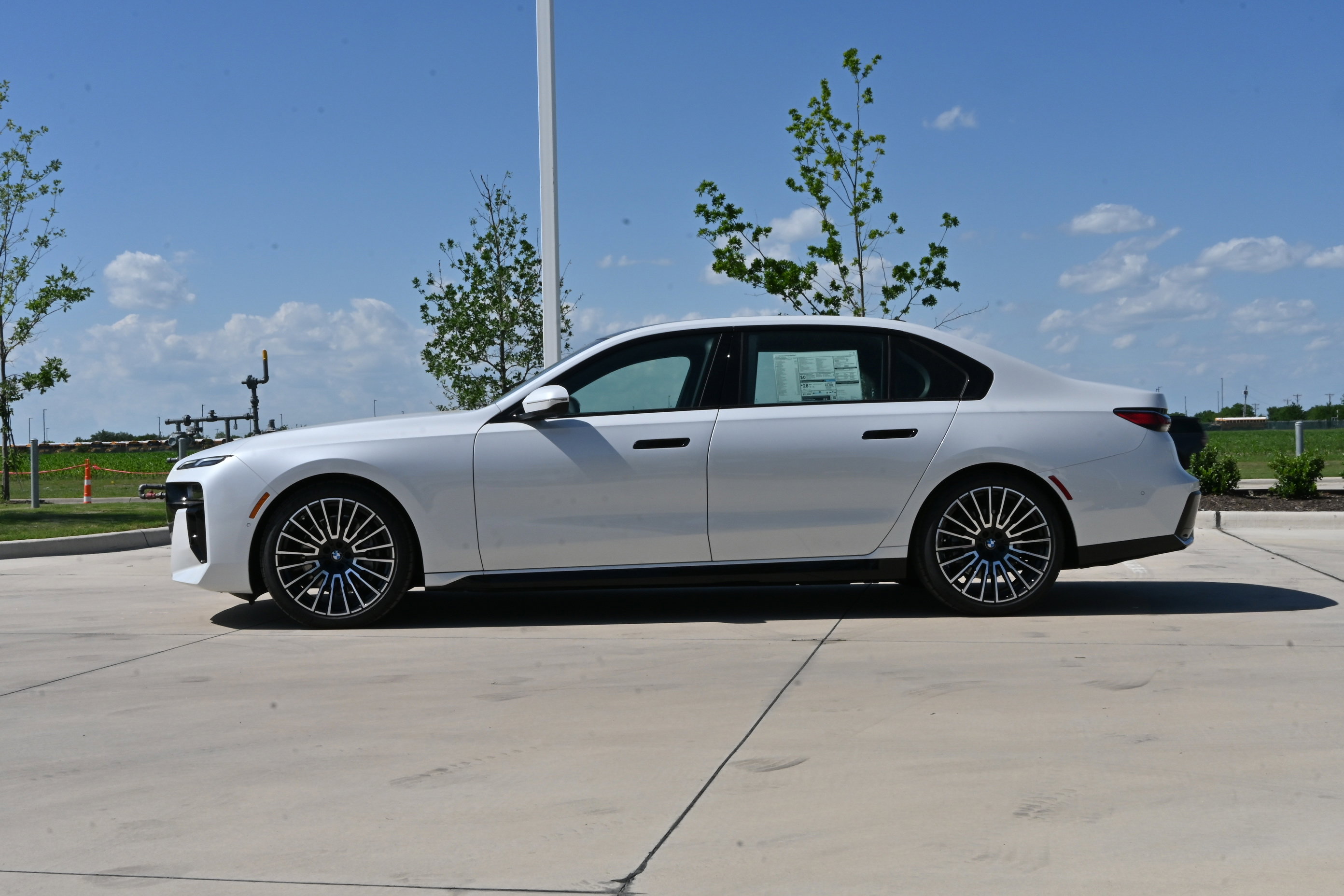 New 2026 BMW 740i RWD image 5