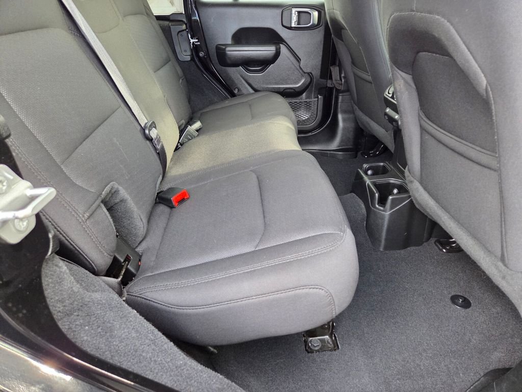 Used 2022 Jeep Wrangler Unlimited Sport AWD/4WD image 19