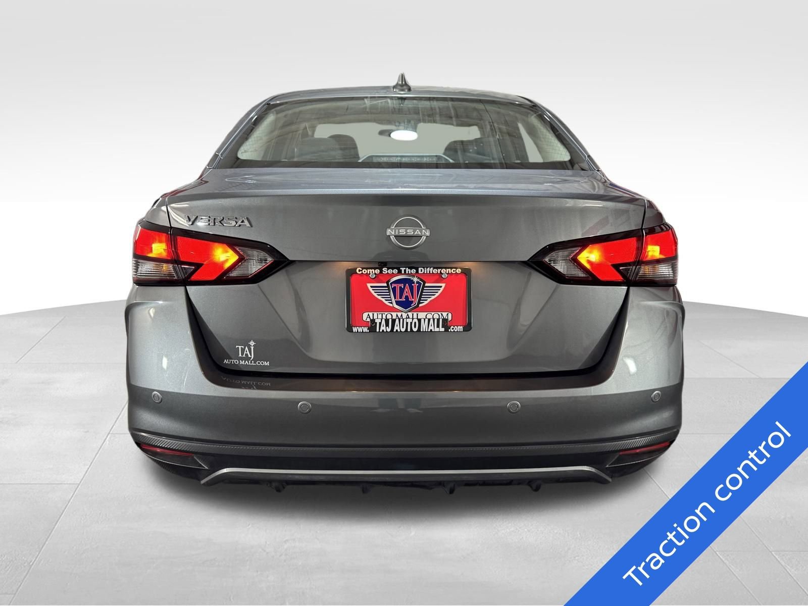 Used 2025 Nissan Versa SV image 5