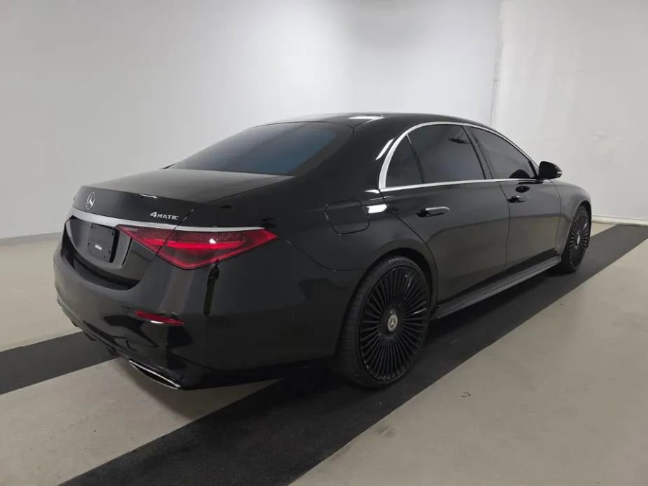 Used 2021 Mercedes-Benz S 580 4MATIC Sedan w/ AMG Line image 4