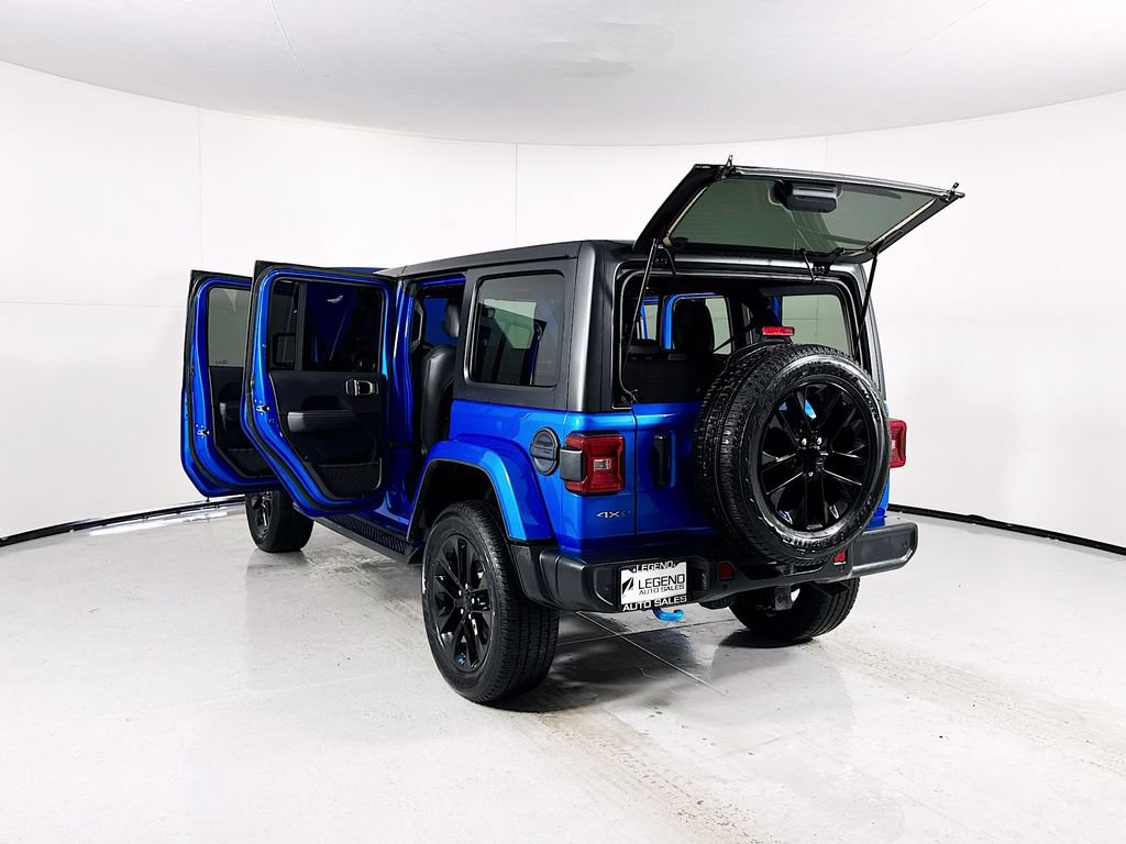 Used 2023 Jeep Wrangler Unlimited Sahara w/ Cold Weather Group AWD/4WD image 29