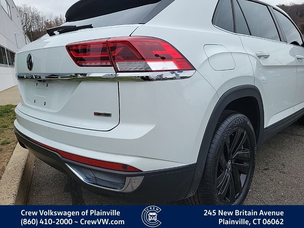 Certified 2022 Volkswagen Atlas Cross Sport SE w/ Panoramic Sunroof Package image 32