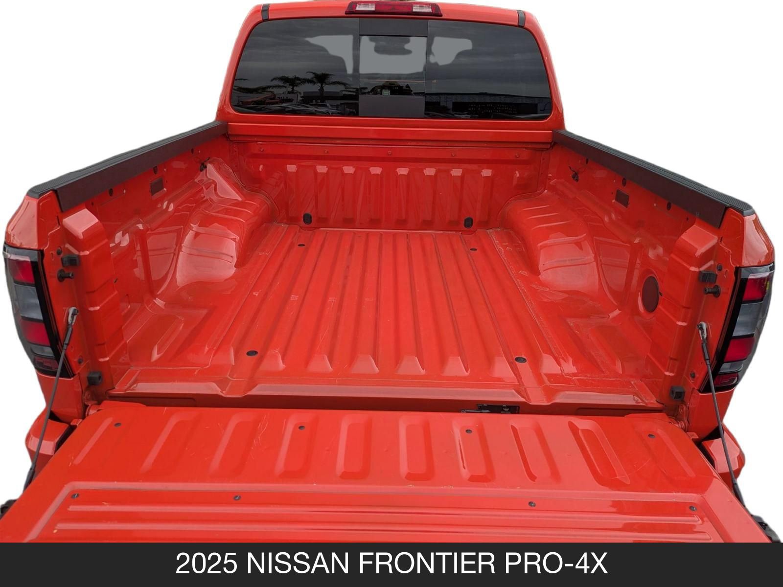 Used 2025 Nissan Frontier PRO-4X image 21