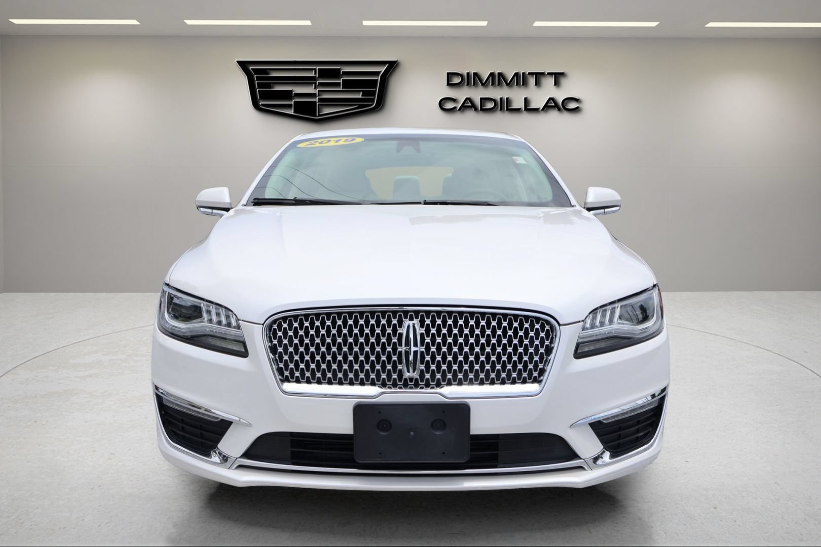 Used 2019 Lincoln MKZ Premiere FWD image 2