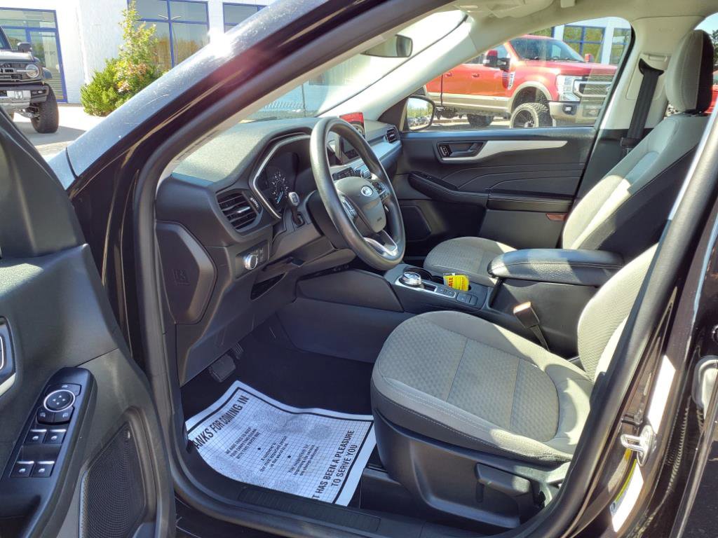 Certified 2022 Ford Escape SE image 10