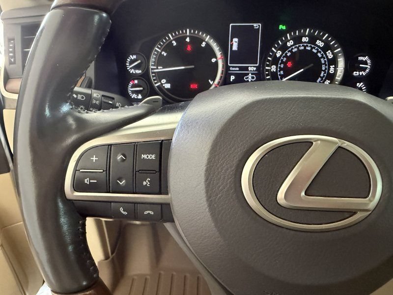 Used 2019 Lexus LX 570 4WD w/ Luxury Package image 36