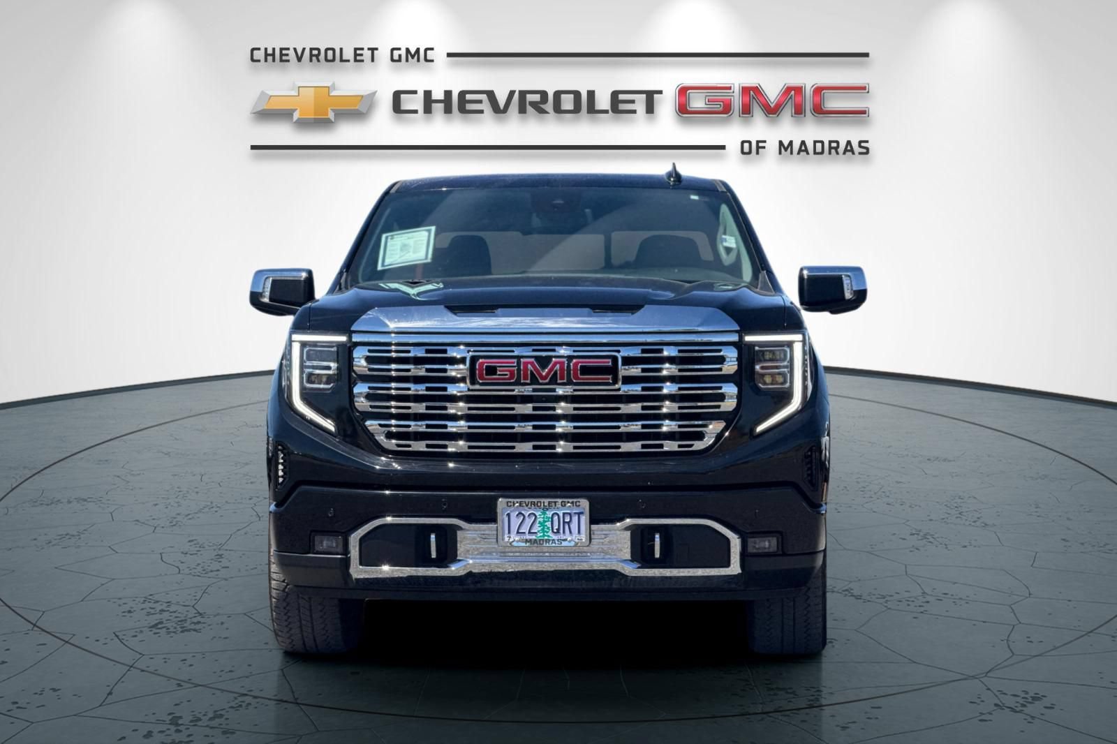 Used 2025 GMC Sierra 1500 Denali AWD/4WD image 8