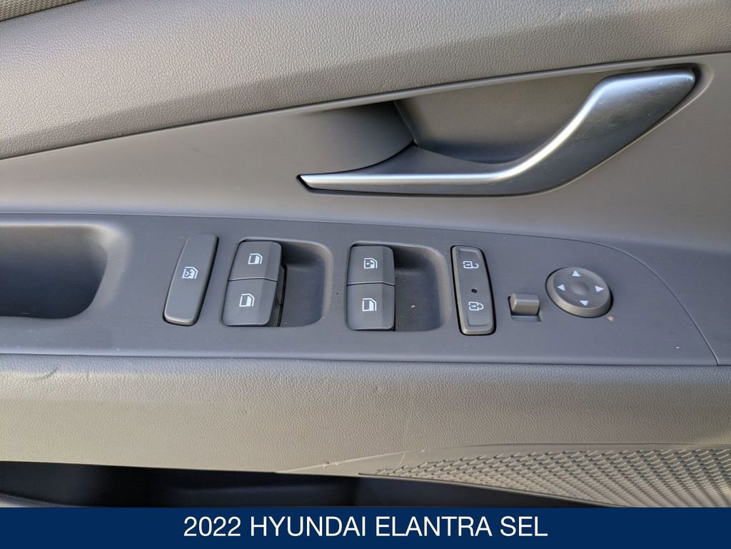 Used 2022 Hyundai Elantra SEL image 10