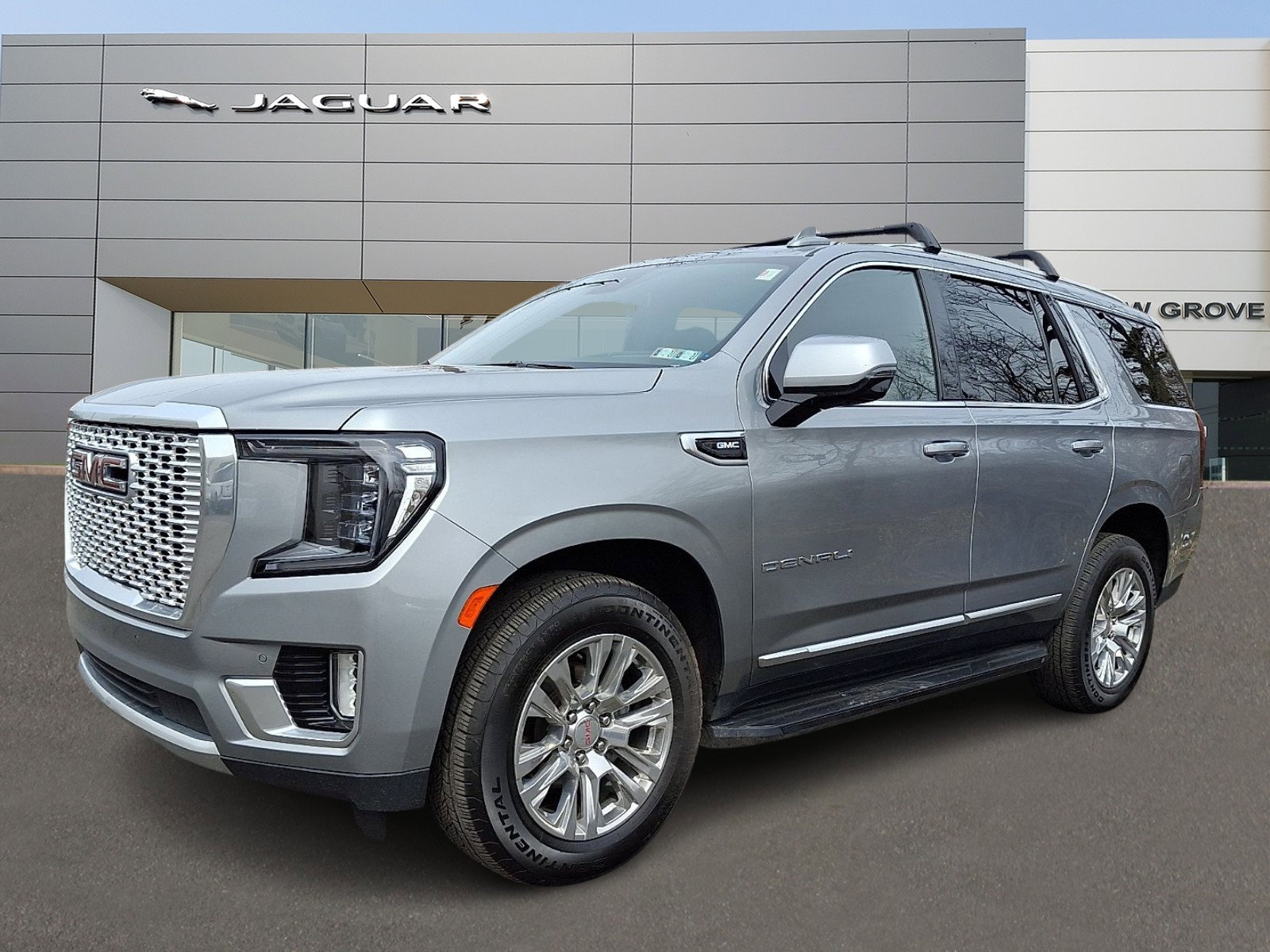 Used 2023 GMC Yukon Denali AWD/4WD image 1