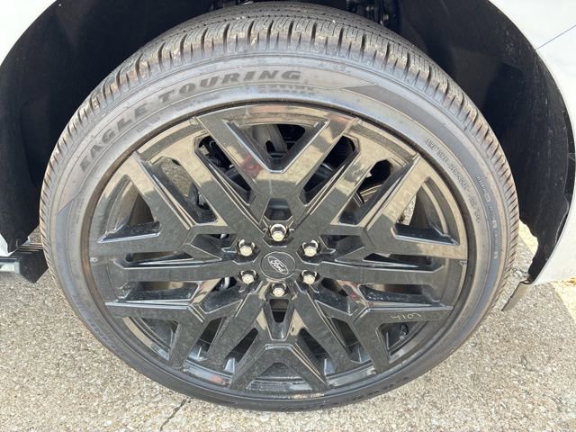 New 2026 Ford Expedition Platinum w/ Stealth Performance Package image 13