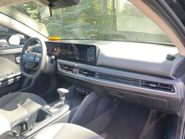 Used 2025 Kia K4 FWD image 27