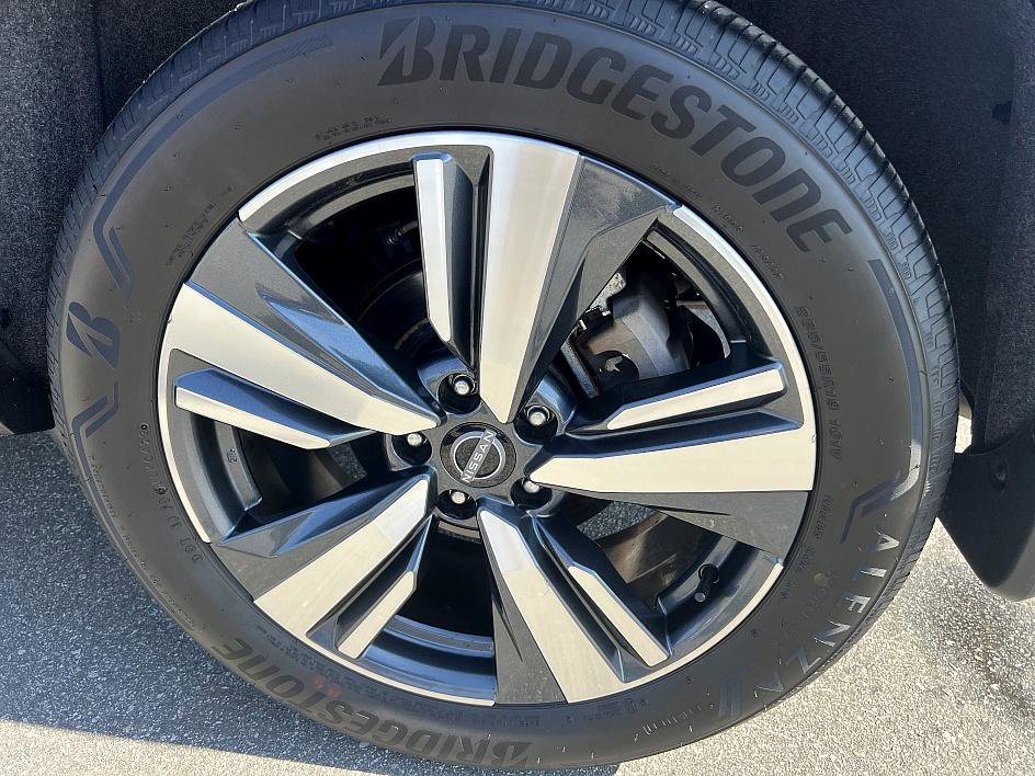 Certified 2023 Nissan Rogue Platinum image 10