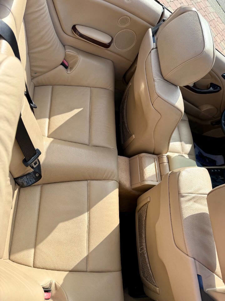 Used 2005 BMW 330Ci Convertible image 24