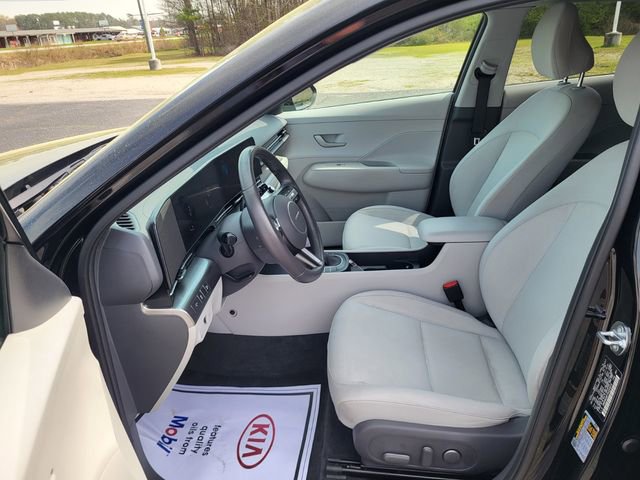 Used 2025 Hyundai Kona SEL image 11