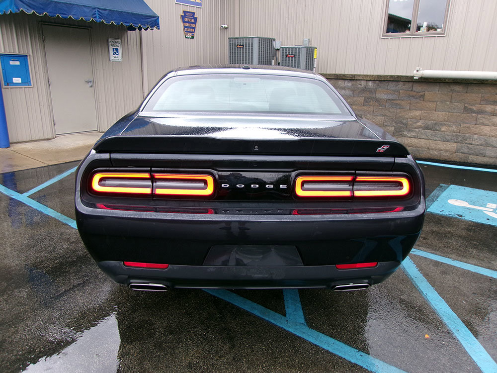 Used 2019 Dodge Challenger SXT image 6