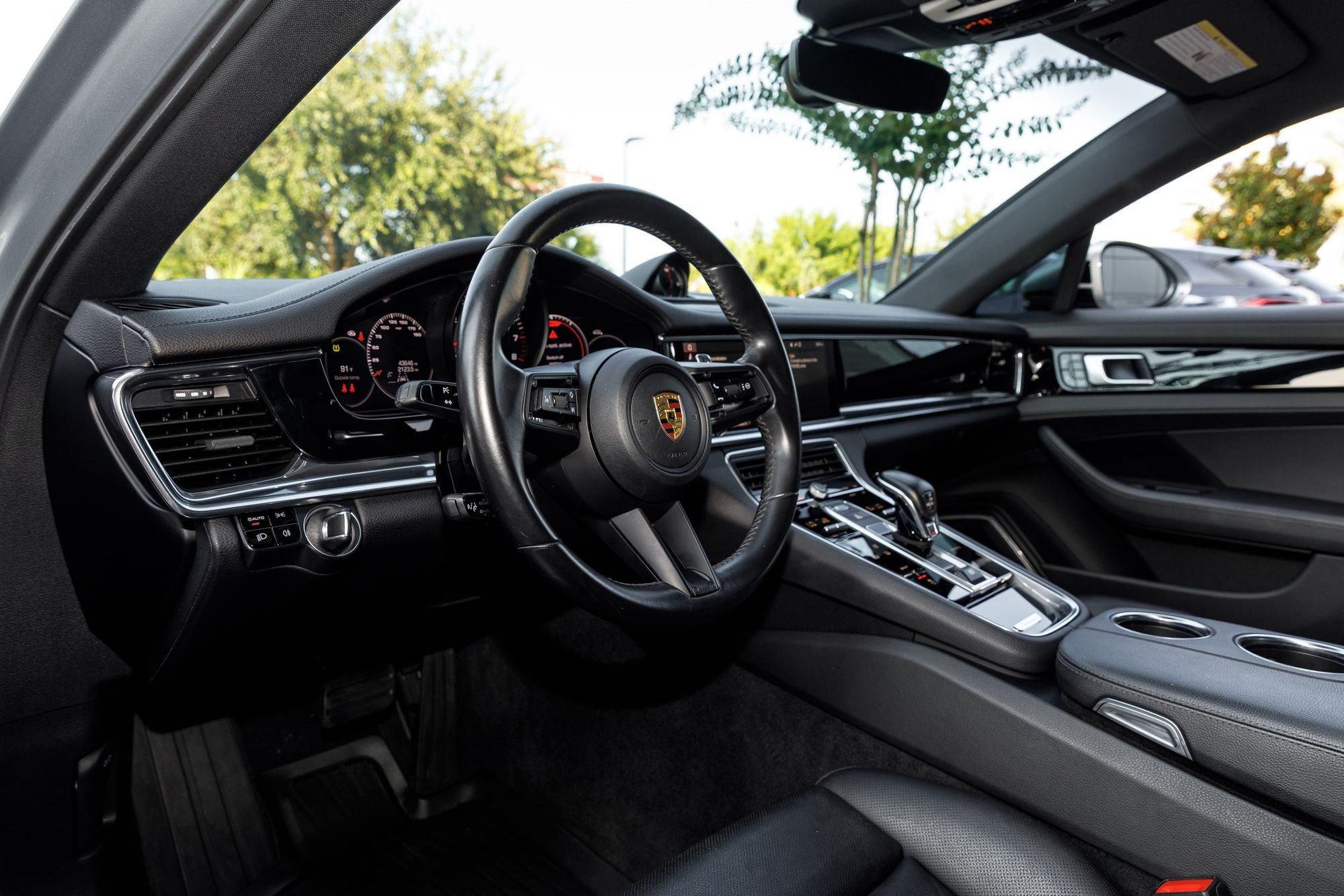 Used 2021 Porsche Panamera image 22