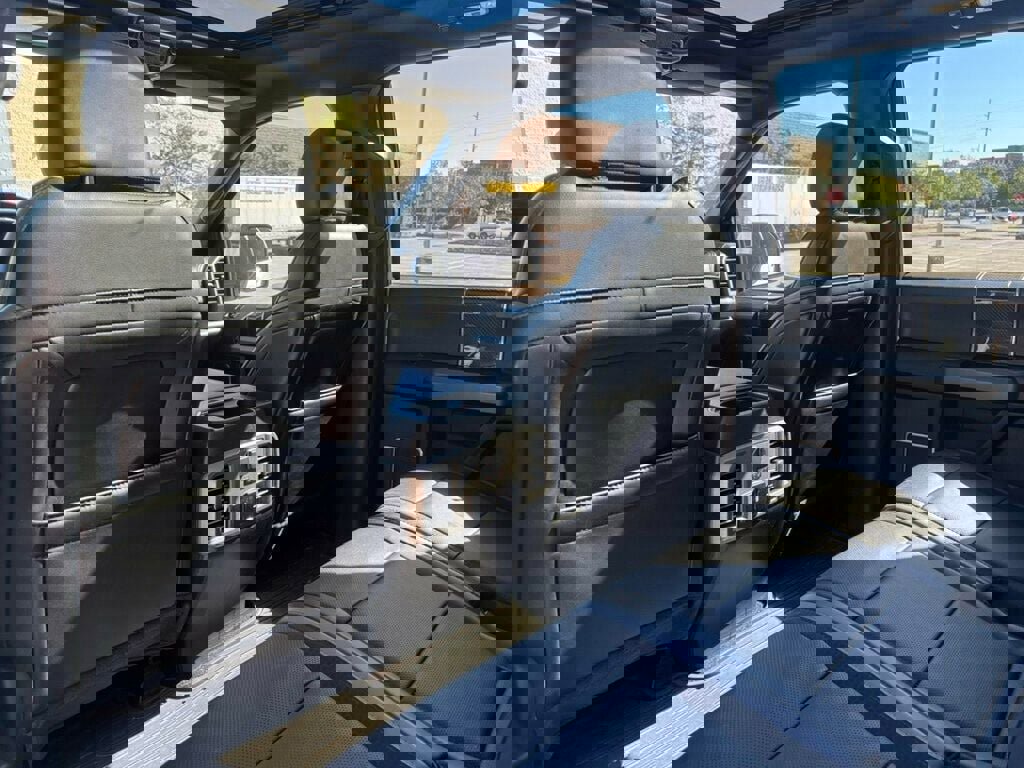 Used 2020 Ford F150 Raptor w/ Equipment Group 802A Luxury image 17