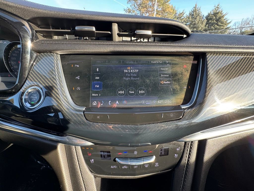 Used 2024 Cadillac XT6 Sport w/ LPO, ONYX Package image 26