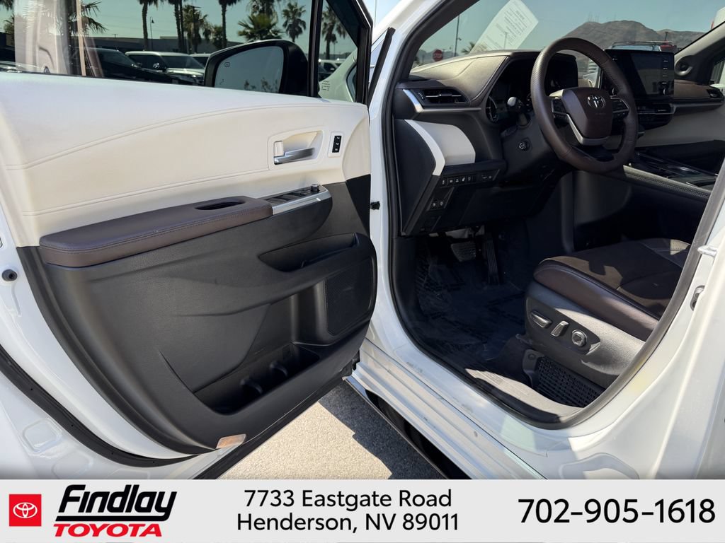 Certified 2024 Toyota Sienna Platinum AWD/4WD image 5
