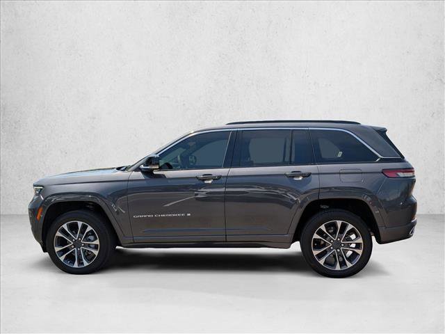 Used 2025 Jeep Grand Cherokee Overland w/ Luxury Tech Group IV AWD/4WD image 9