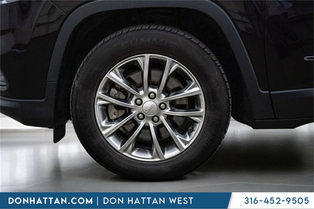 Used 2021 Jeep Cherokee Latitude Lux w/ Comfort/Convenience Group image 45