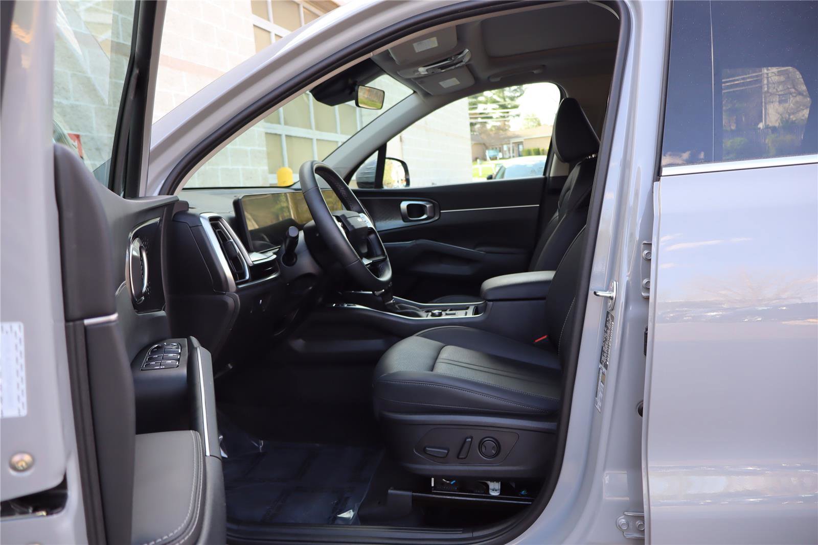 Certified 2026 Kia Sorento S w/ S Panoramic Sunroof Package image 12