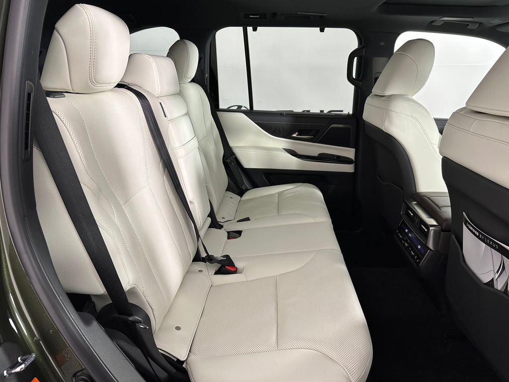 Used 2025 Lexus LX 600 4WD w/ Appearance Package image 21