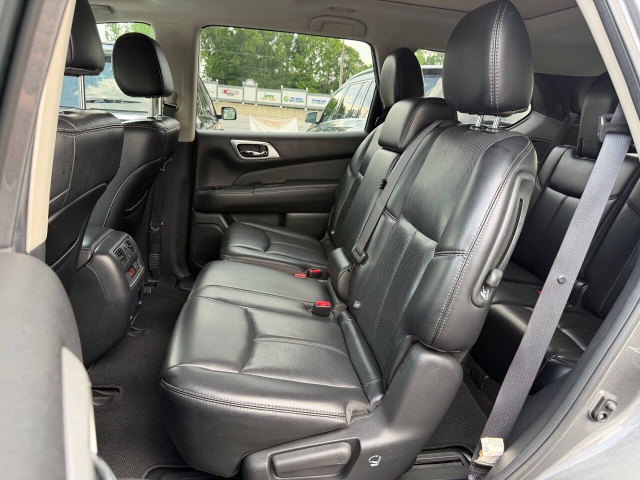Used 2017 Nissan Pathfinder Platinum w/ Cargo Package AWD/4WD image 12