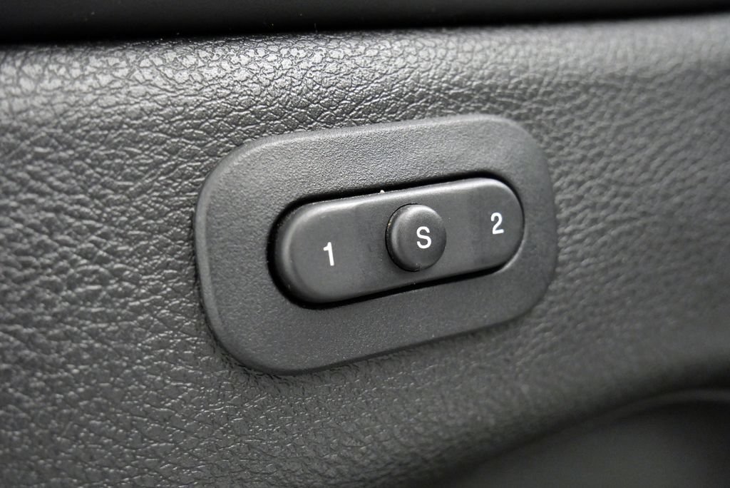 Used 2018 Dodge Durango R/T w/ Technology Group RWD image 14