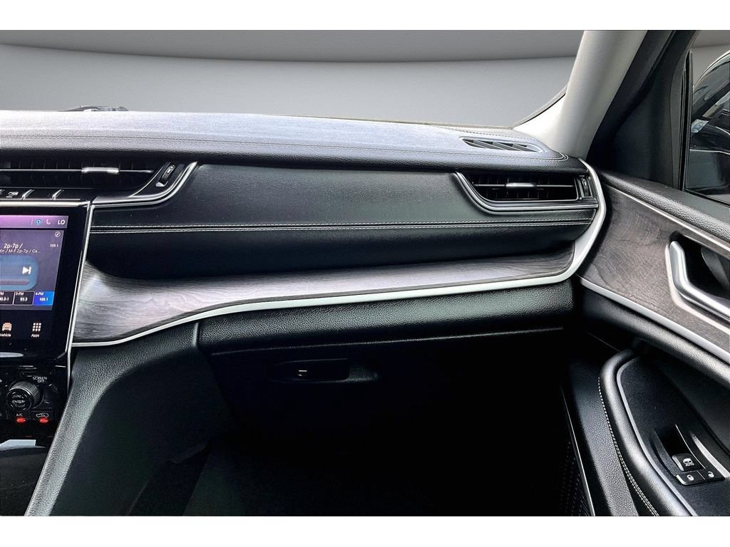 Certified 2022 Jeep Grand Cherokee L Limited AWD/4WD image 47