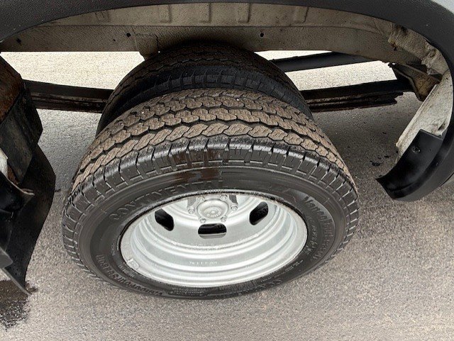 Used 2004 Dodge Sprinter 3500 RWD image 10