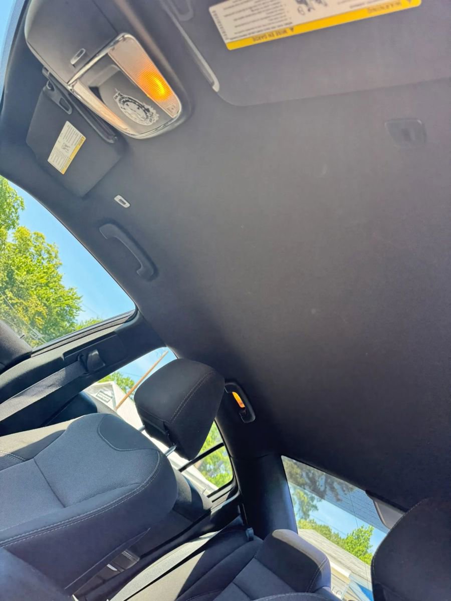 Used 2018 Dodge Charger SXT RWD image 19