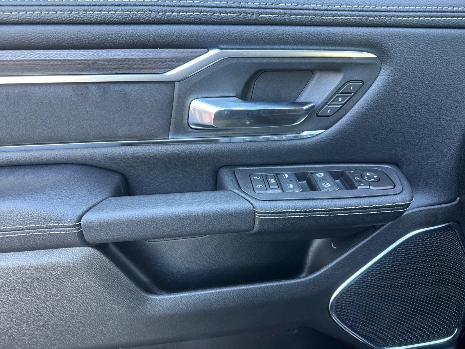 New 2026 RAM 1500 Laramie w/ Night Edition AWD/4WD image 11