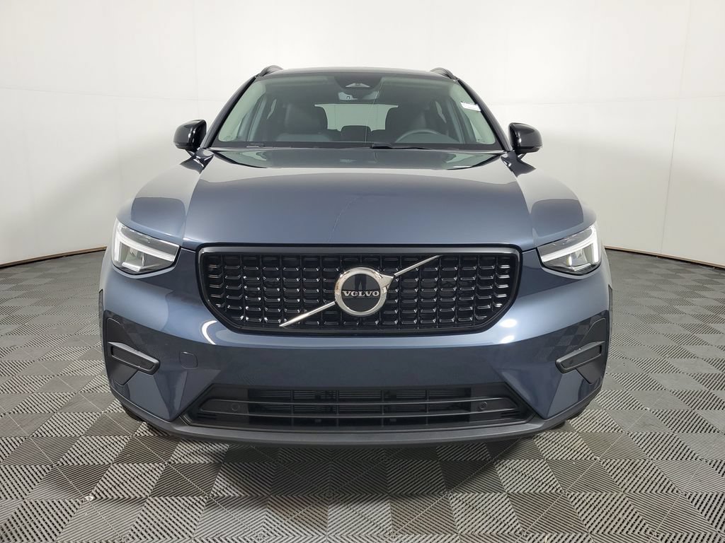 New 2026 Volvo XC40 B4 Core w/ Protection Package Premier FWD video 2