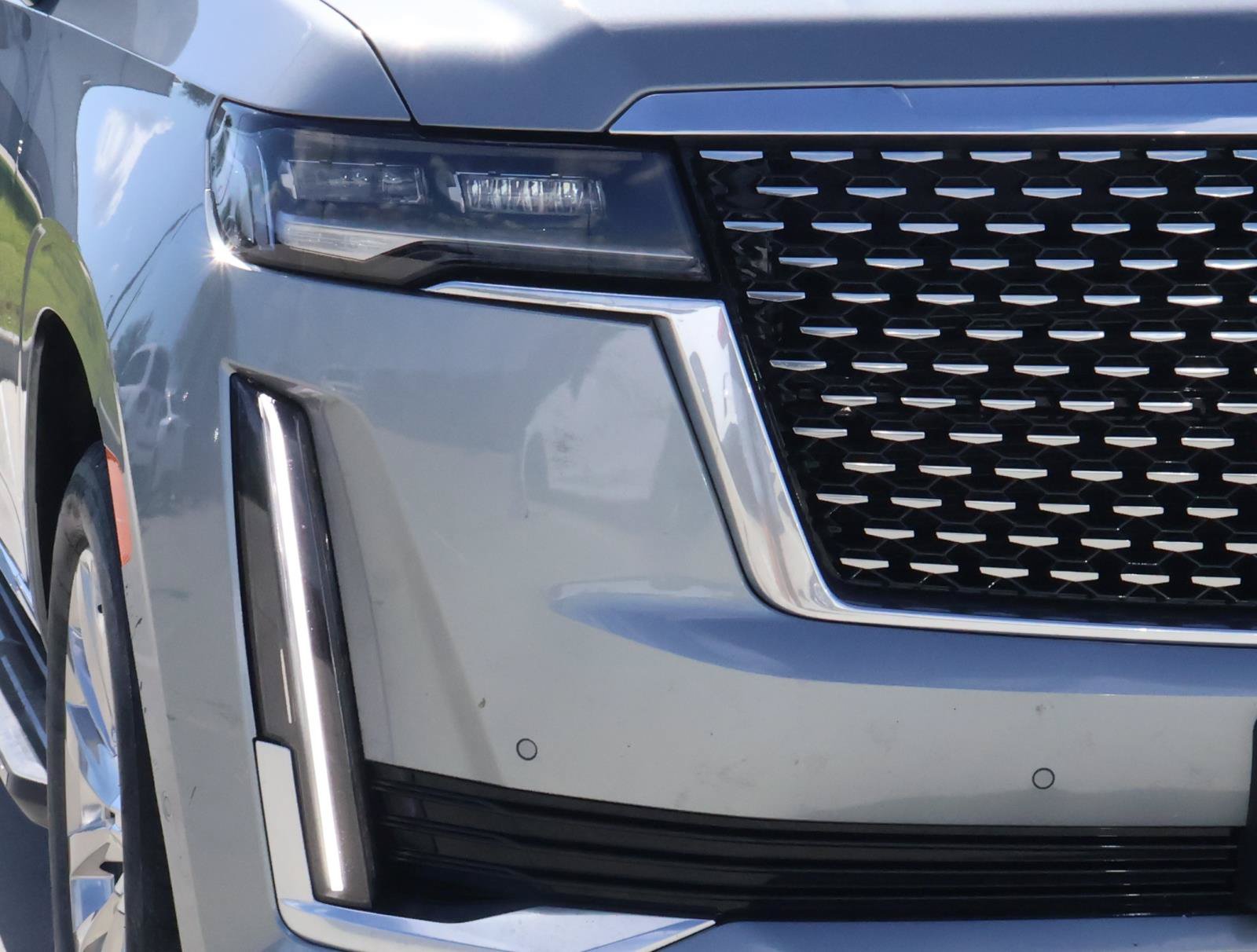 Used 2023 Cadillac Escalade Premium Luxury RWD image 9