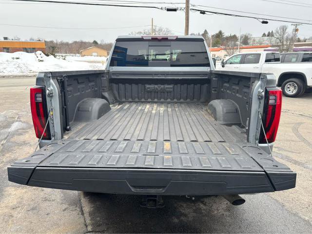 Used 2024 GMC Sierra 2500 SLT w/ SLT Premium Package image 9
