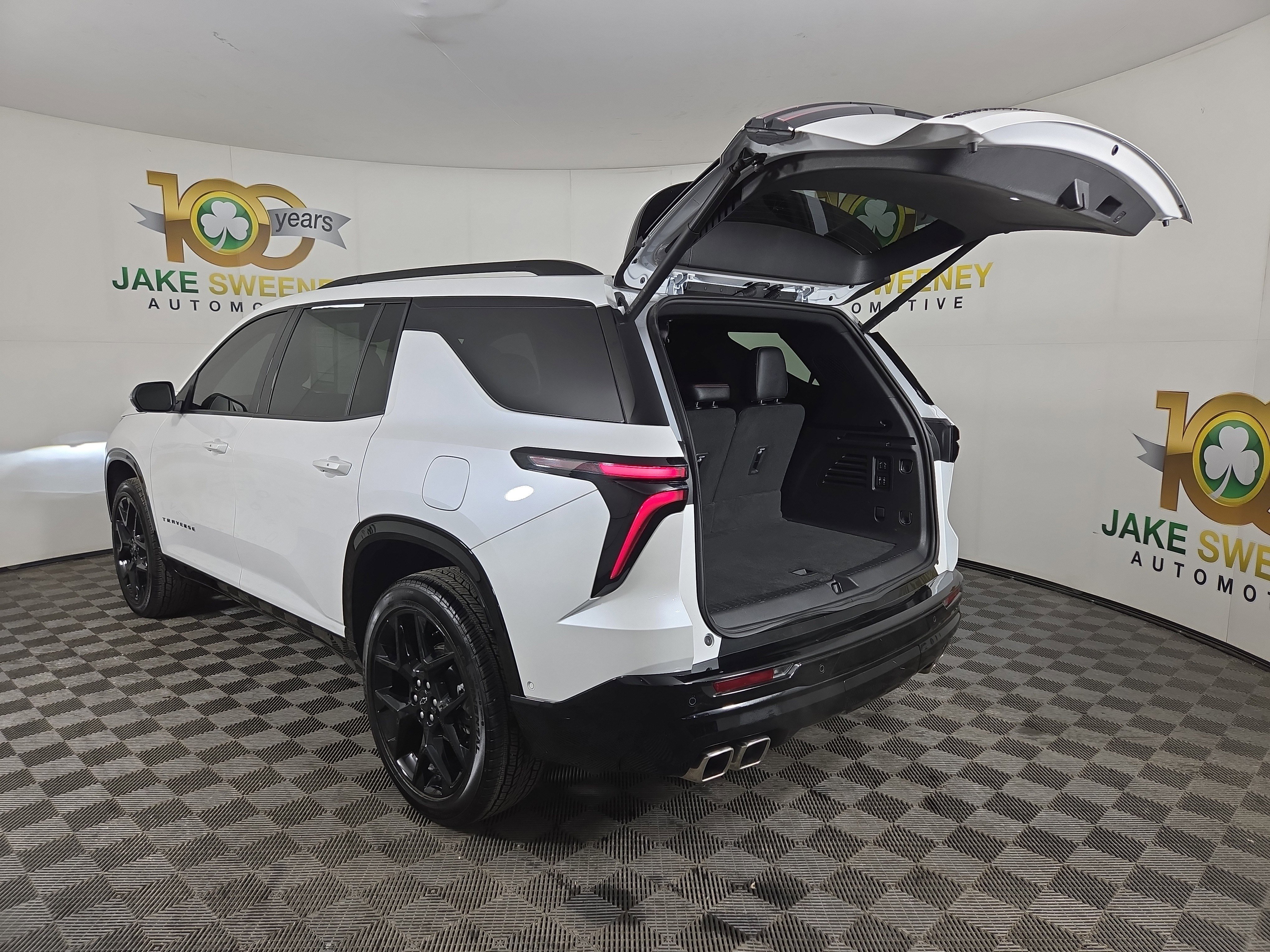 Certified 2024 Chevrolet Traverse RS image 35