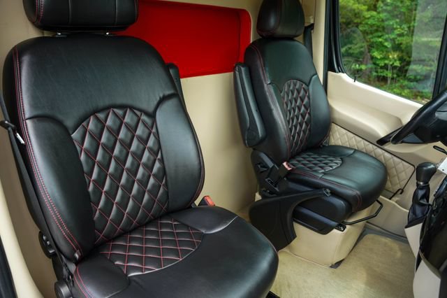 Used 2016 Mercedes-Benz Sprinter 2500 image 21