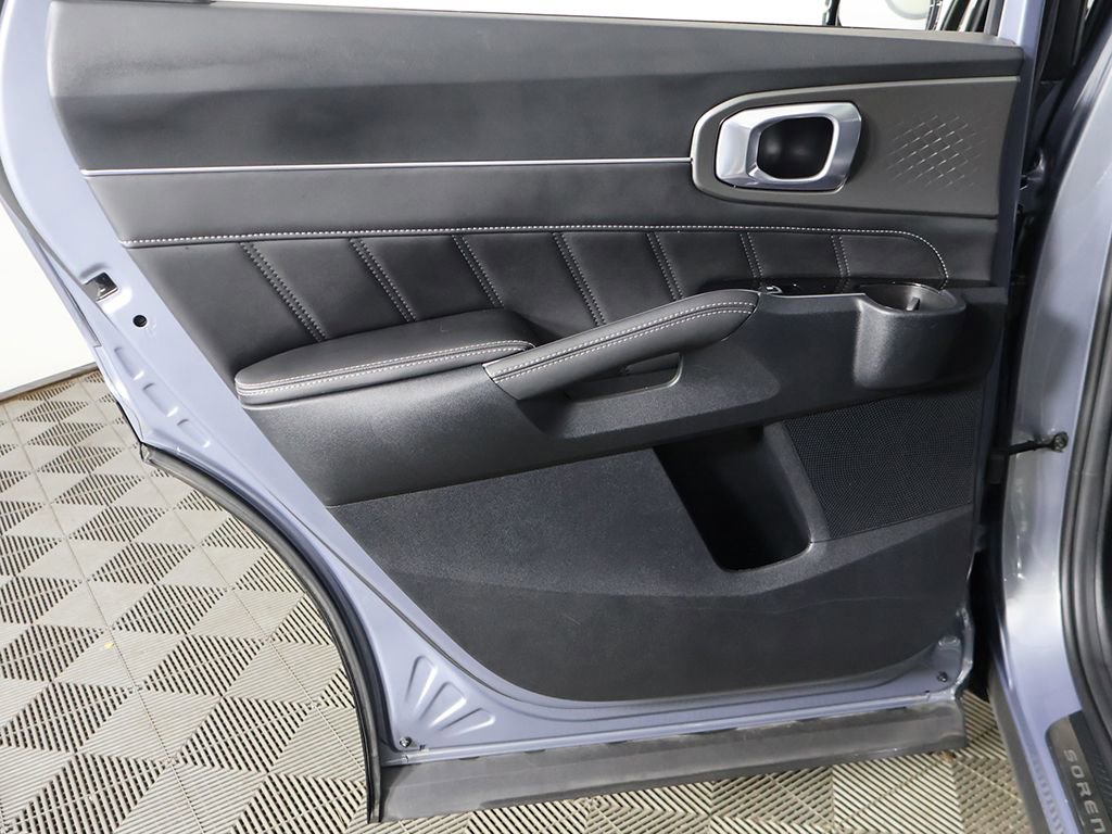 Used 2023 Kia Sorento SX AWD/4WD image 28