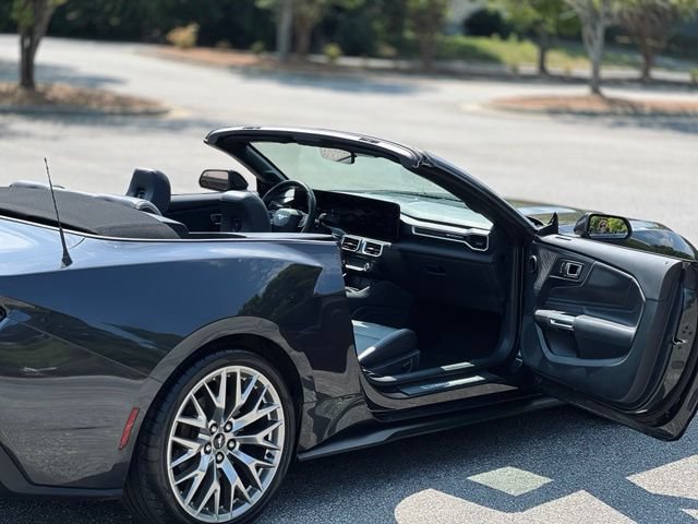 Used 2024 Ford Mustang Premium RWD image 28