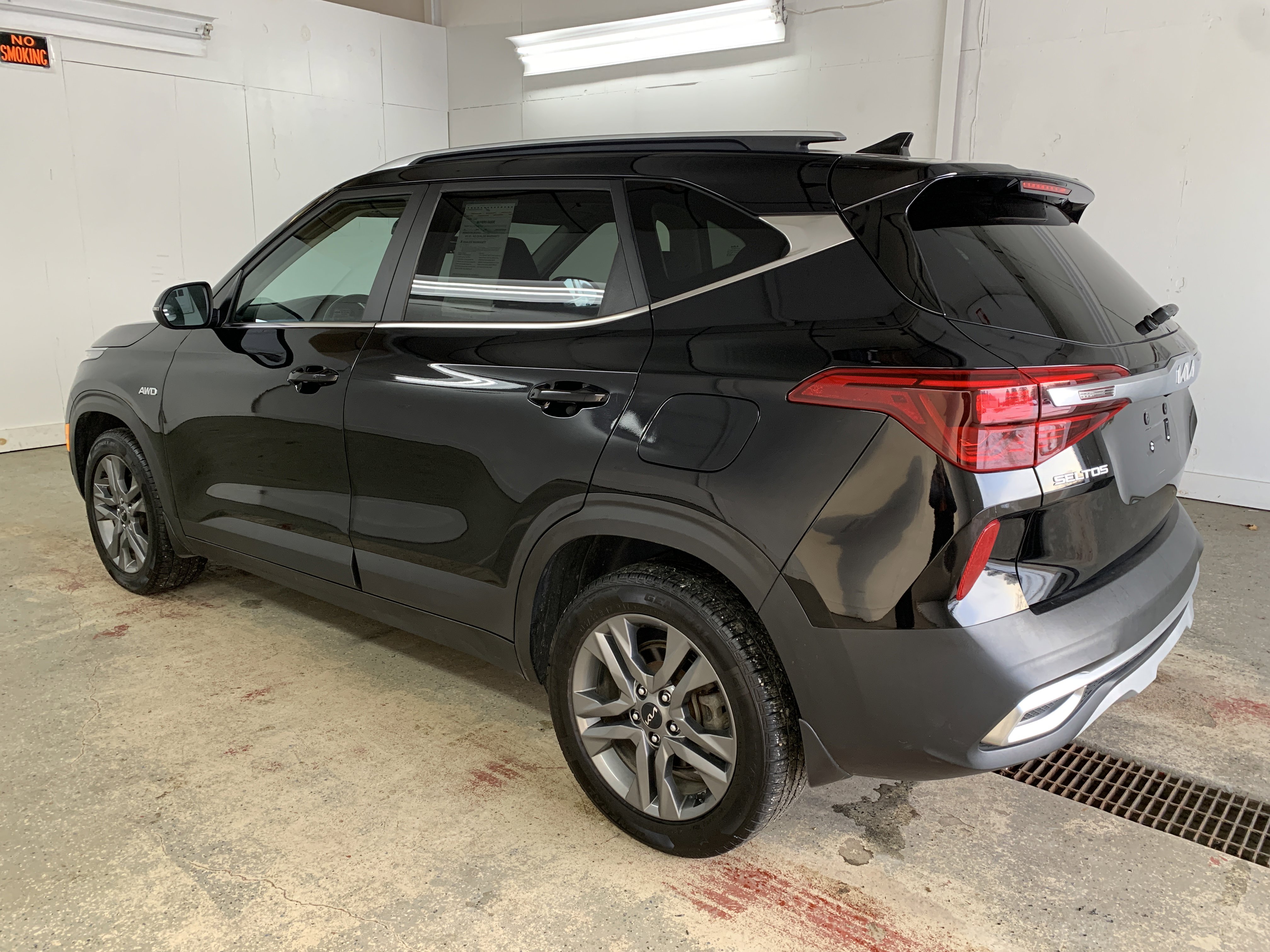 Used 2023 Kia Seltos S image 4