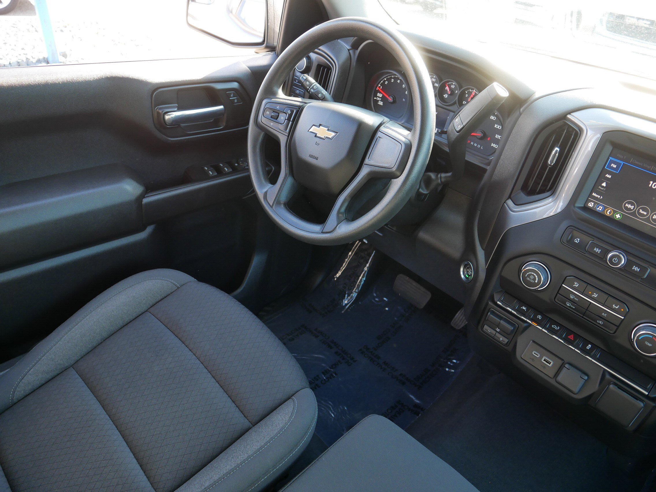 Used 2024 Chevrolet Silverado 1500 Custom image 9