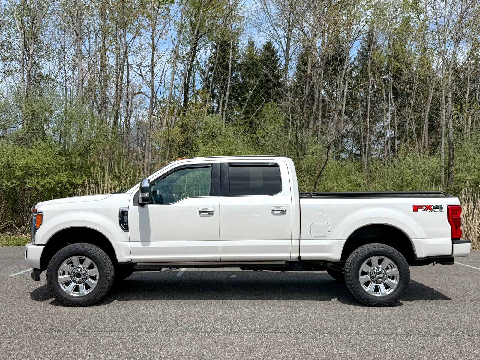 Certified 2019 Ford F250 Platinum w/ Platinum Ultimate Package AWD/4WD image 9